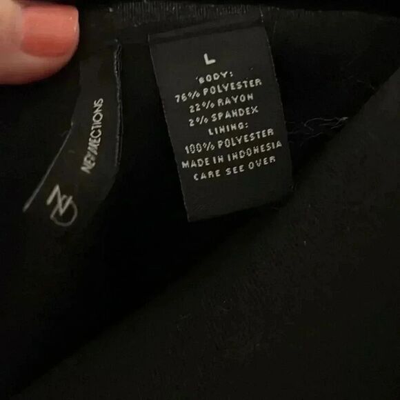 New directions 3 Button Black Jacket - Picture 2 of 8